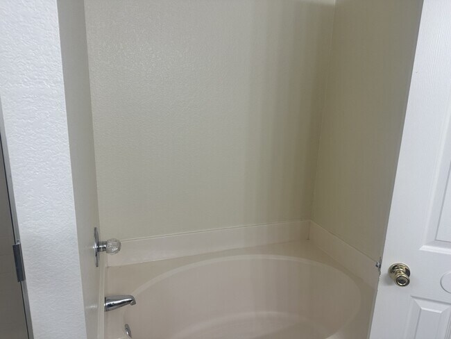 Building Photo - 8424 Cove Meadow Ln