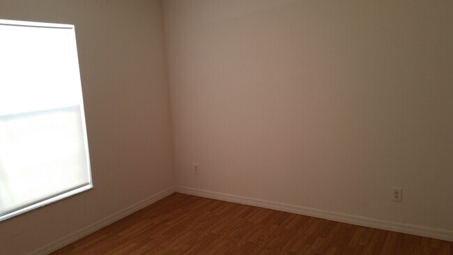 Building Photo - Your Next Home in Groveland