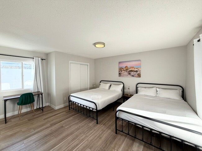 Building Photo - 3/BD 2/BA Home Near the Las Vegas Strip – ...