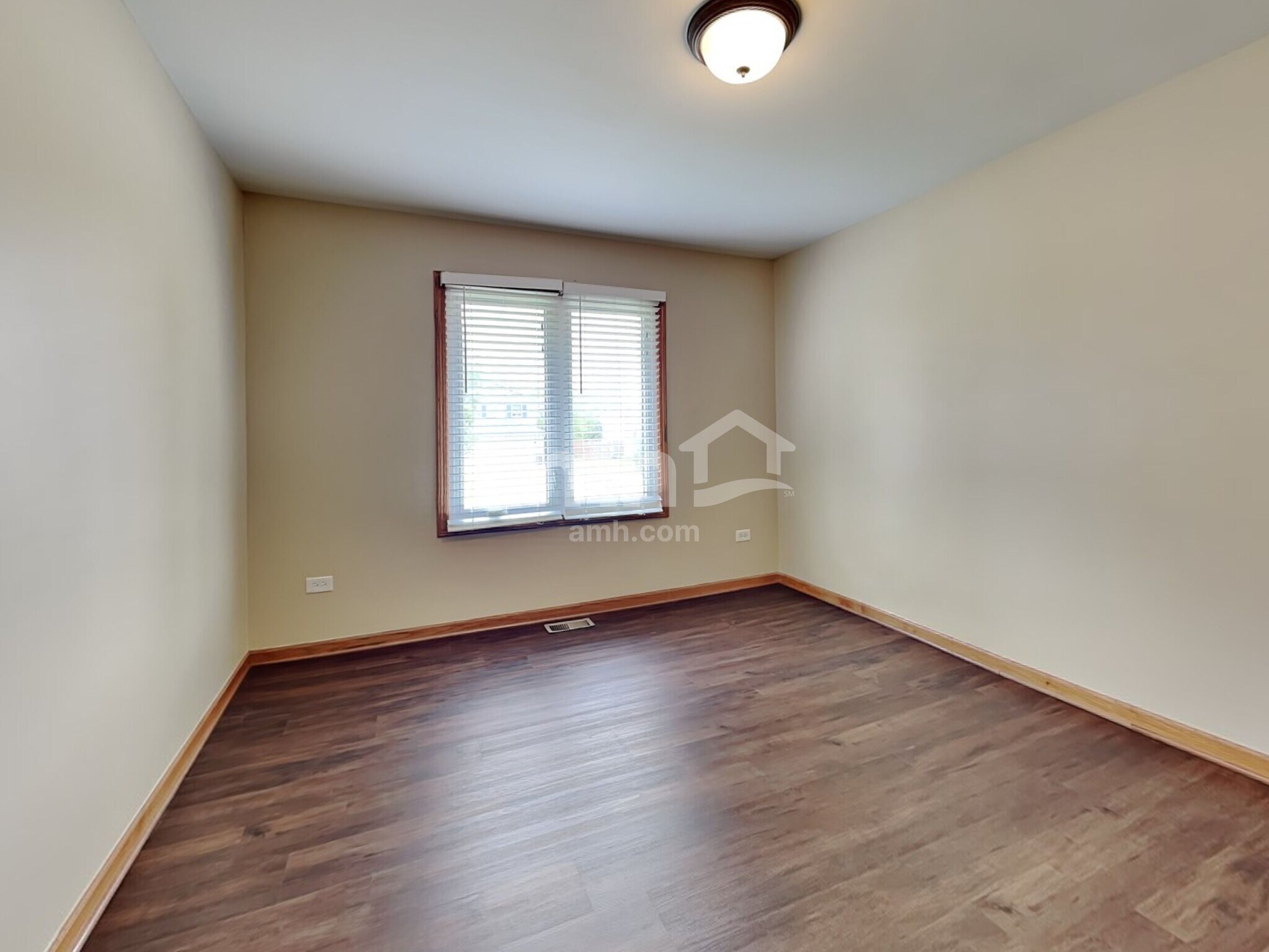 Building Photo - 2113 Cumberland Dr