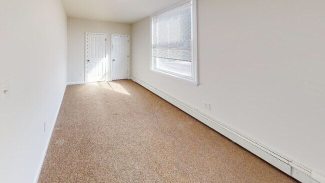 Building Photo - 1052 Garfield Ave