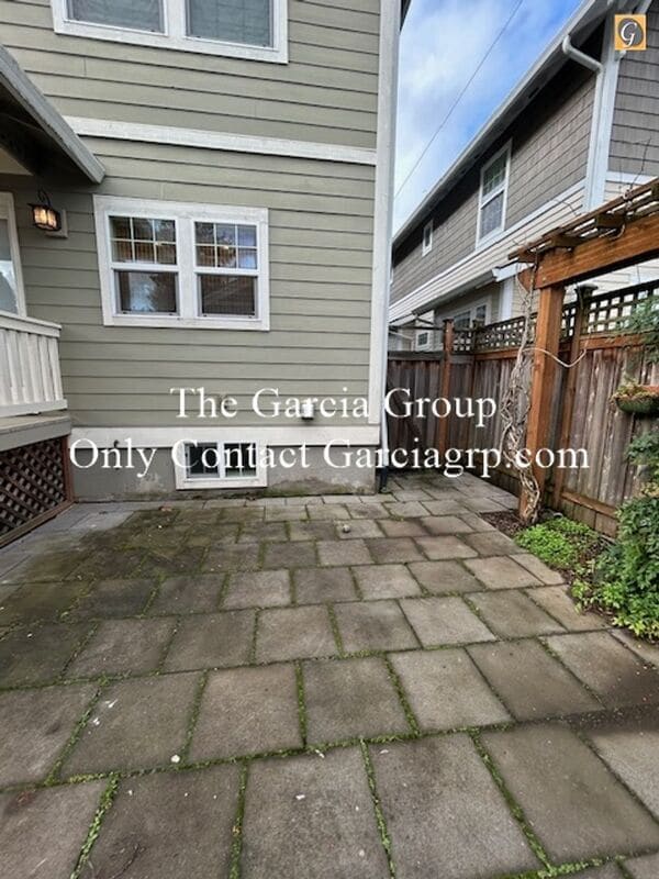 Building Photo - 4720 NE 26th Ave