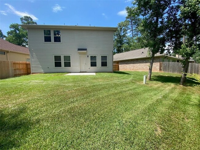 Building Photo - 13443 Greenbrier Dr