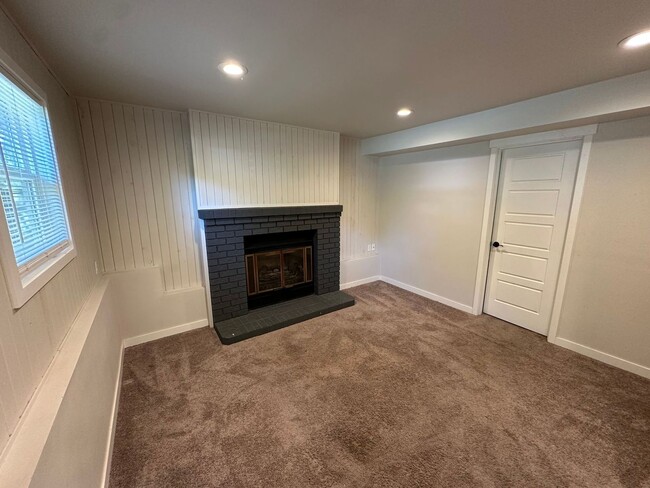 Building Photo - Charming 3 bedroom home in desirable Puyallup