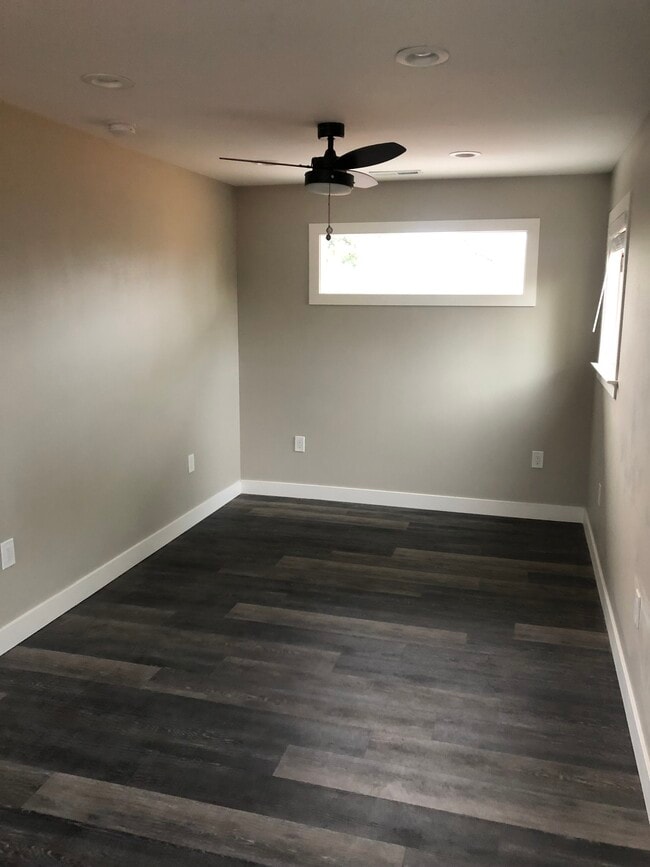 Building Photo - 541 Pamlar Ave