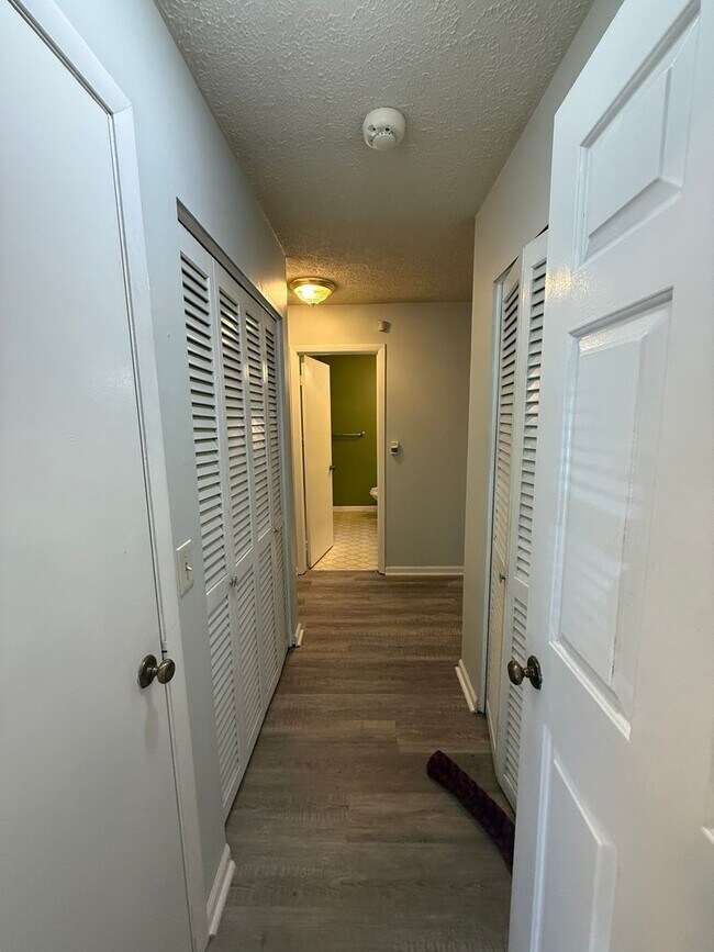 Building Photo - 706 Tibet Ave