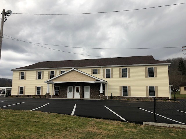 Main Photo - 5188 Husky Hwy