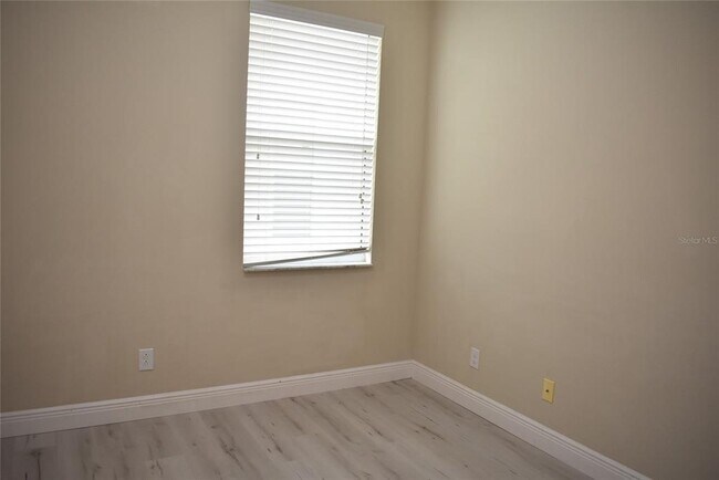 Building Photo - 5060 Creekside Park Ave