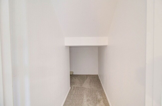 Building Photo - 5945 N 73rd Dr