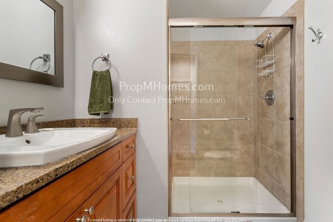 Building Photo - Luxurious Two Bedroom High-Rise Living at the Portland Plaza!