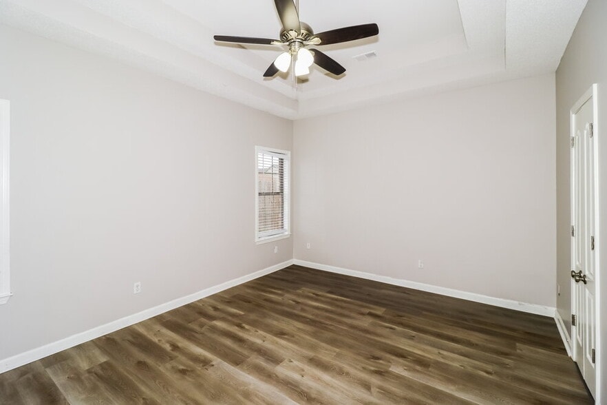 Building Photo - 65 Penny Ln