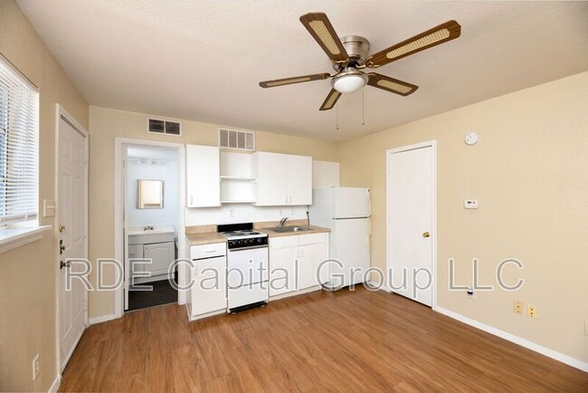 Building Photo - 4525 Columbia Ave