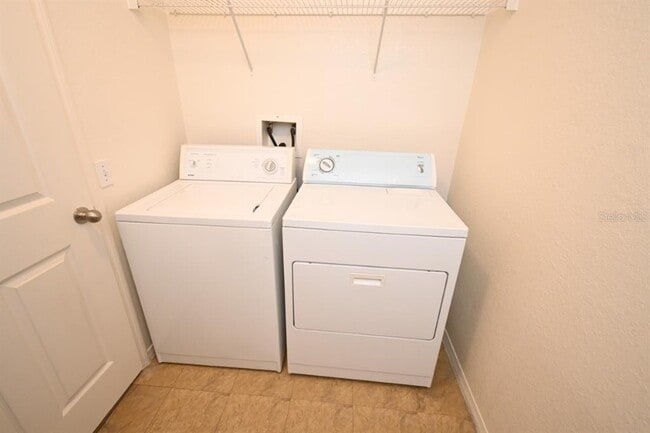 Building Photo - 36015 Deer Creek Dr