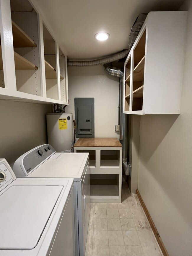 Laundry room - 506 Edison St SE