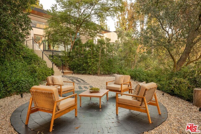 Building Photo - 12752 Mulholland Dr