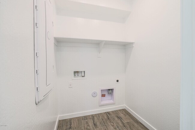 Building Photo - 16581 W Charlotte Dr