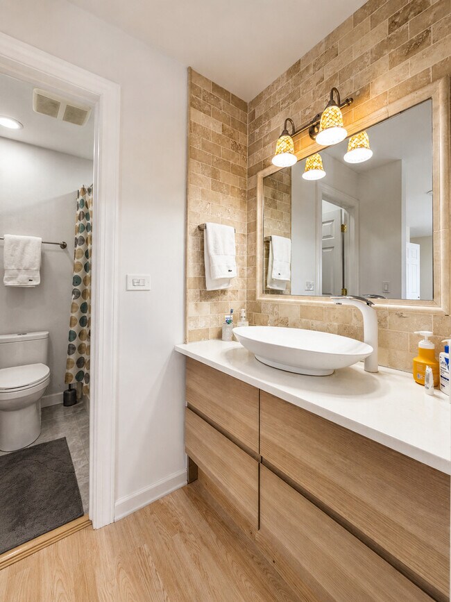 Building Photo - 495 S Crow Trail