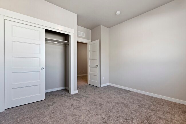 Building Photo - 6330 W Tierra Ln