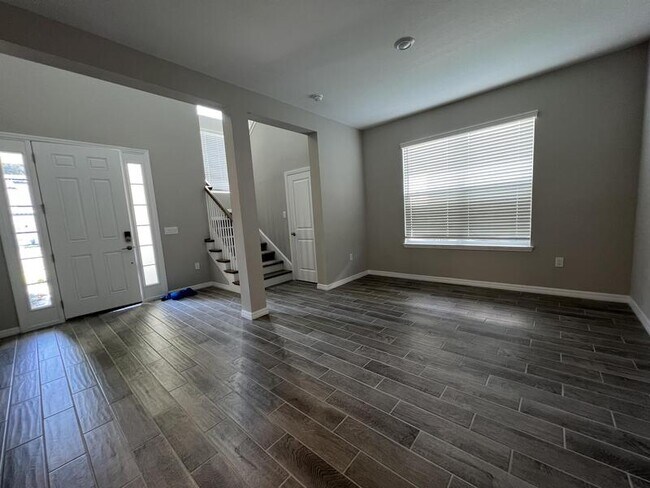 Building Photo - 3813 Rose Mallow Dr