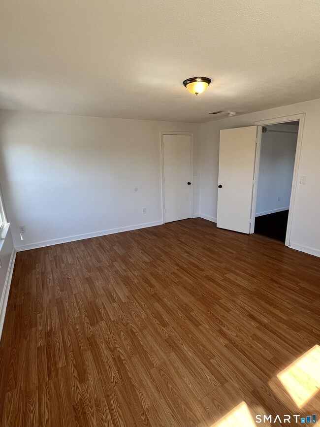 Building Photo - 192 Wakelee Ave