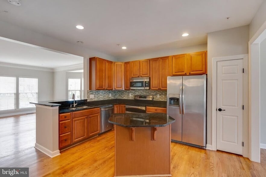Building Photo - 9684 Atterbury Ln