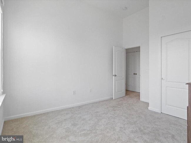 Building Photo - 422 Indigo Way