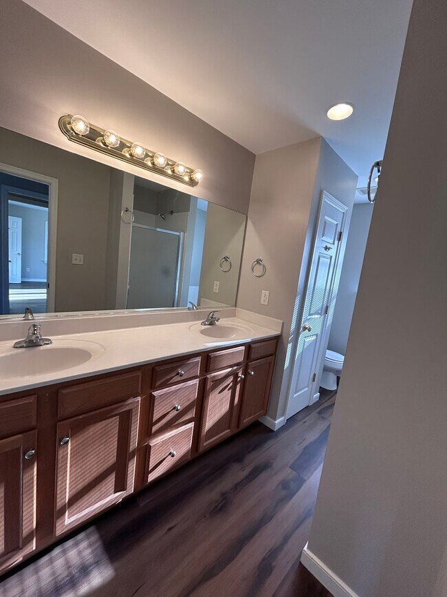 Building Photo - Available Now! | Spacious 4-Bedroom Home | Close to VCU