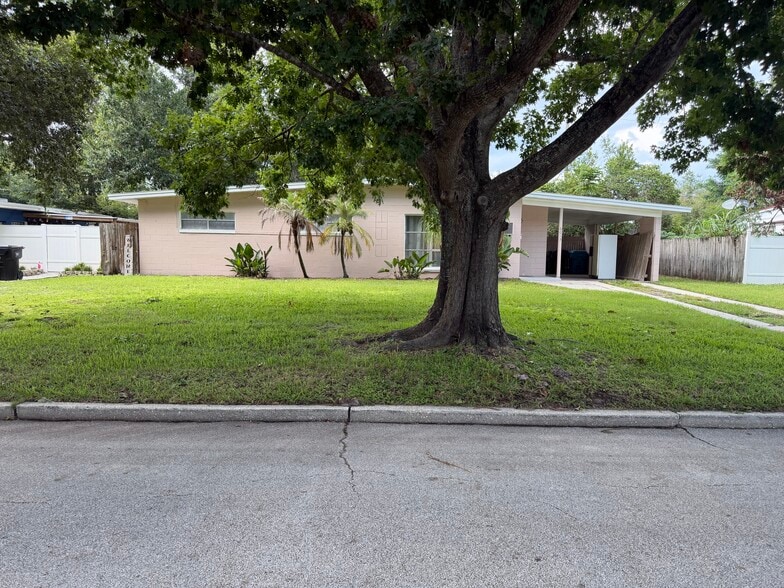 Building Photo - 6013 Chenango LN