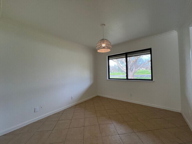 Building Photo - Classic Granite Bay Ranch Style 3/2/3 w Pasture