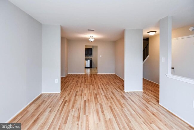 Building Photo - 15043 Cherrywood Dr
