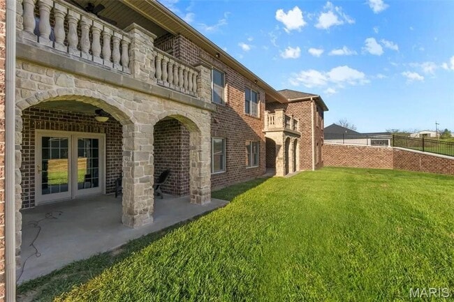 Building Photo - Stunning Custom-Built 4 Bedroom Duplex in East Jackson School District