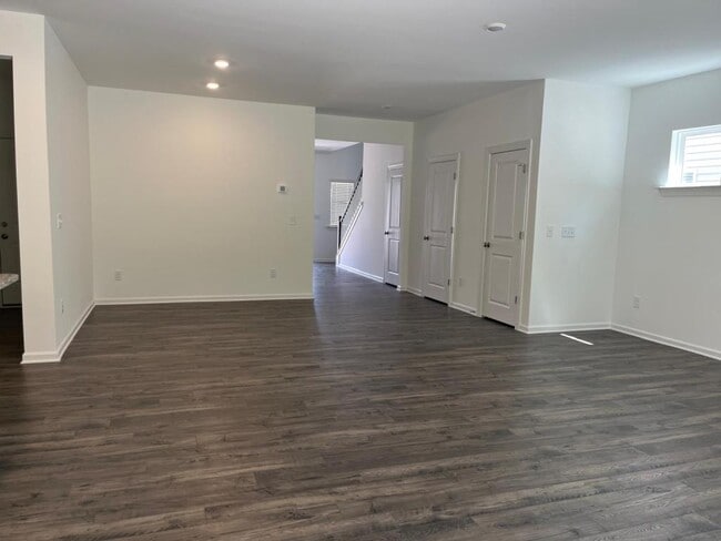 Building Photo - 198 Blue Butterfly Dr