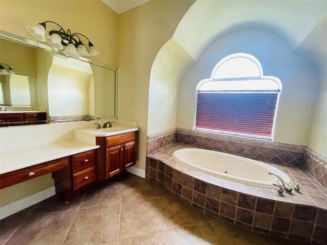 Building Photo - 4966 Keeneland Cir