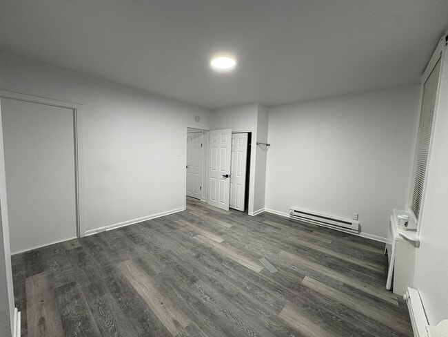 Building Photo - 2062 E Stella St