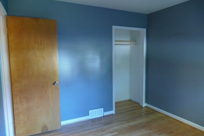 Building Photo - Royal Oak Two Bedroom / One Bathroom Brick Ranch on Large Fenced Lot