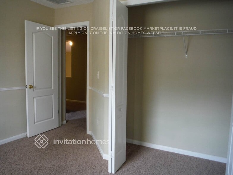 Building Photo - 11633 Brian Lakes Dr N