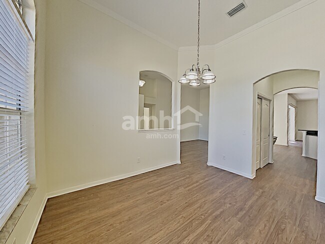 Building Photo - 832 Innergary Place