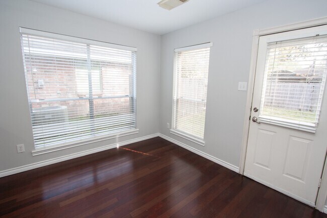 Building Photo - 1123 Andover Dr