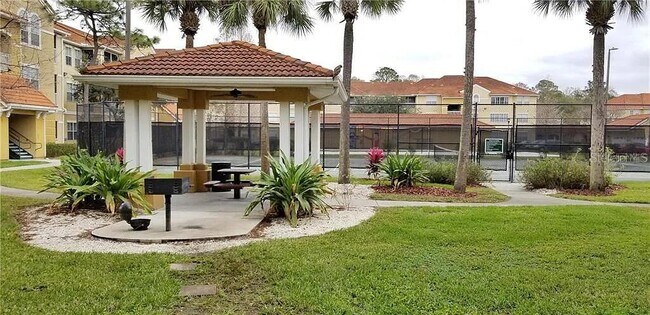 Building Photo - 18001 Richmond Pl Dr