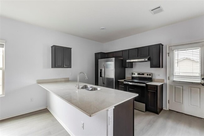 Building Photo - 772 Circle Wy