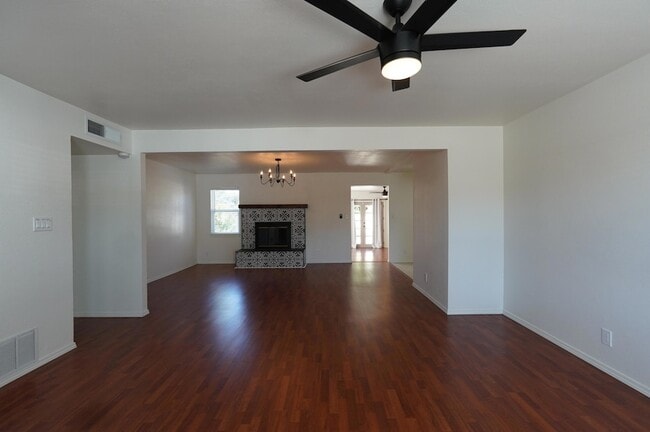 Building Photo - 6501 Dungan St NE