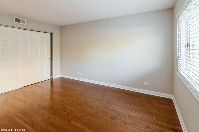 Building Photo - 700 Perrie Dr