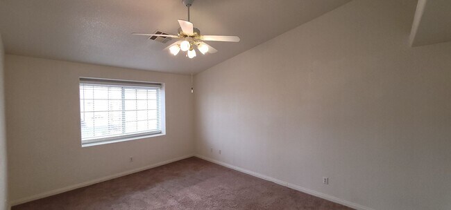 Building Photo - Beautiful Condo in Gated Community with Po...