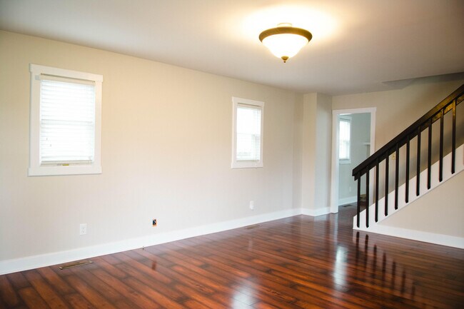 Building Photo - 1051 Chinoe Rd