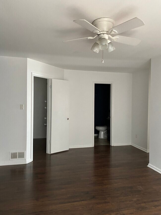 Building Photo - 425 Atlanta Ct