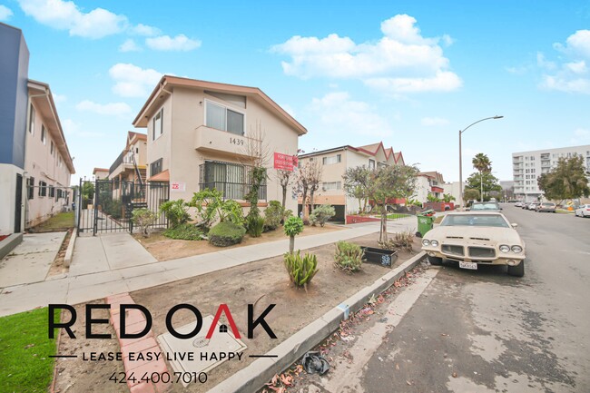 Building Photo - Spacious Three Bedroom with Tons of Natura...