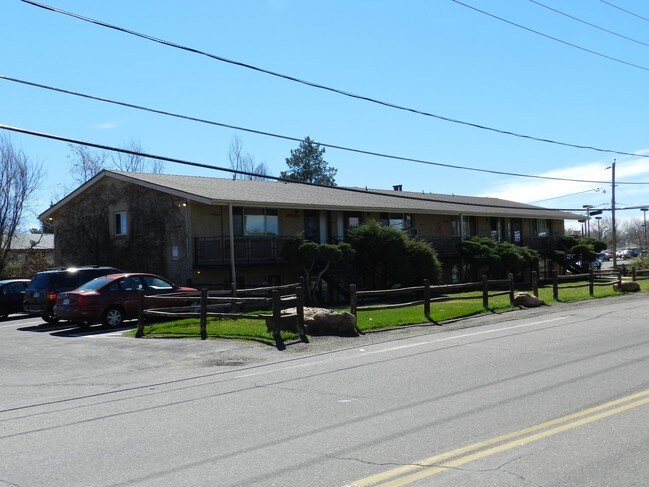 Building Photo - Cedar Arms