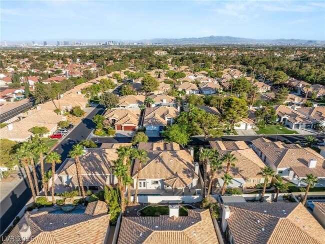 Building Photo - 1605 Shadow Rock Dr