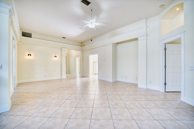 Building Photo - 2 Bedroom Plus Den/Office Home - Relaxing Pond View and Pet Friendly