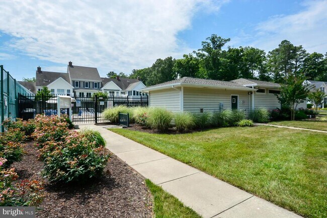 Building Photo - 28504 Sawgrass Ct